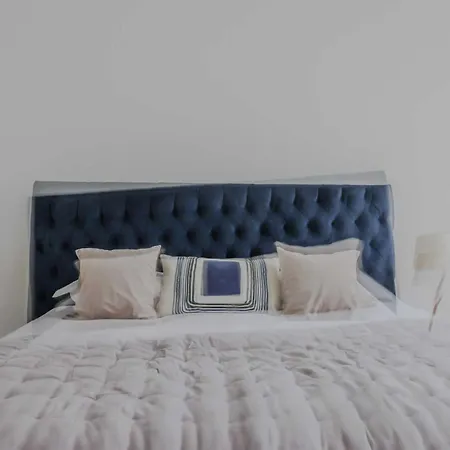 Spacious - 5br-12p - Trocadero